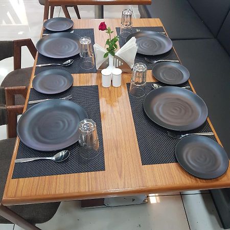 Hotel Wisdom Celebration Motihari Ngoại thất bức ảnh
